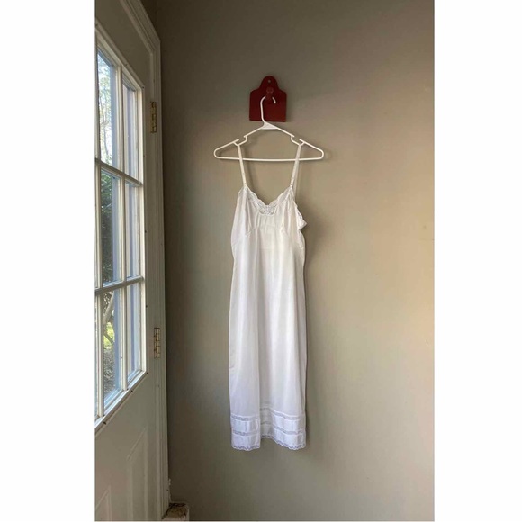 Vintage Adonna White Lace Slip Nightgown 34 - Picture 2 of 6